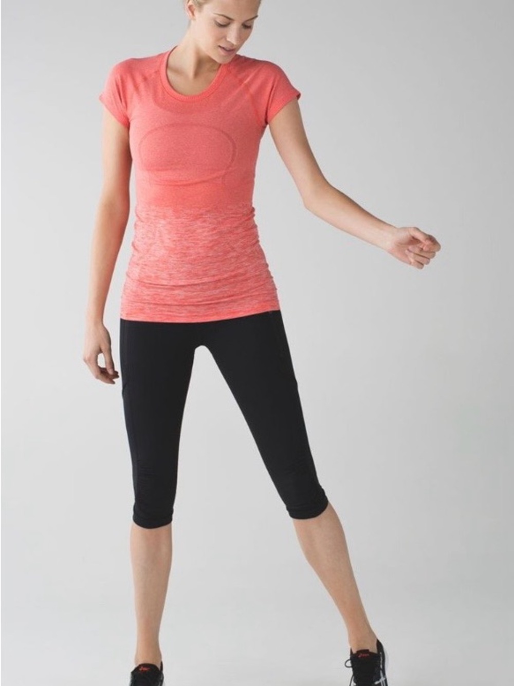 Lululemon swiftly tee size 10